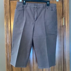 Gloria Vanderbilt Amanda capri pants